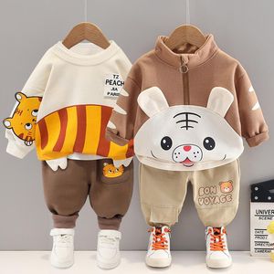 Set di abbigliamento Primavera e autunno Tuta per bambini Ragazzi Cartoon Pullover Due pezzi Manica lunga 0 4 anni Maglione casual per ragazze 221007