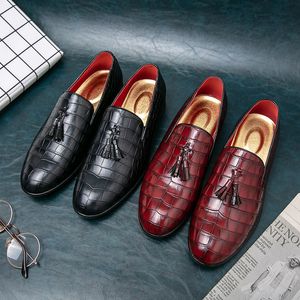 Lüks Balık Pulu Brogue Deri Oxford Ayakkabı Sivri Burun Püskül Bir Üzengi erkek Moda Resmi Rahat Ayakkabılar Çok Boyutu 38-47