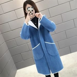 Женские трикотажные трикотажные изделия из двойного ношения искусственная норка флисовая куртка Женская корейская мода в средней длине.