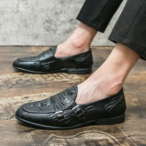 Vecchie scarpe Oxford vintage a punta scolpite con una staffa Scarpe casual formali da uomo di moda di varie dimensioni