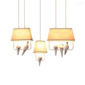 Lampy wiszące Piękne indywidualne ptaki LED LED LED Vintage żywica ptaka tkanina abażierska żyrandol kuchnia jadalnia luminaire