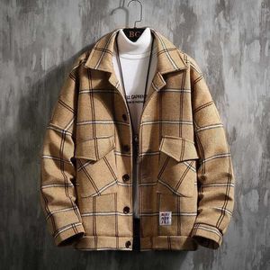 Mäns päls faux päls 2022 Autumn and Winter New Korean version Trendiga stiliga rutiga Woolen Coat Men Fashion Loose Pocket Lapel Långärmad kappa T221007