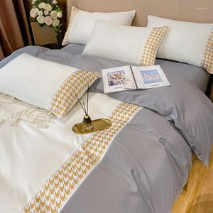 Set di biancheria da letto Winter Nordic Light Luxury Simple Double Color Cotone Copripiumino singolo per uso domestico Federa 4 pezzi