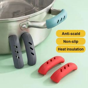 Portões de cozinha de suporte de silicone titulares de utensílios de cozinha tampa de luvas de maconha resistente ao calor para fritar Ferro fundido HH22-316