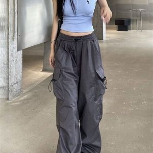 レディースパンツCapris Houzhou Vintage Parachute Cargo Pants Women Y2K Streetwear BFファッションズボン特大のジョギングテックウェアスウェットパンツHarajuku 221007