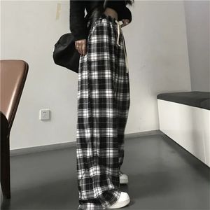 Womens Pants Capris Black and White Plaid pants Oversize Women Casual Loose Wide Leg Trousers Ins Retro Teen Straight Trousers Hiphop Streetwear 221007