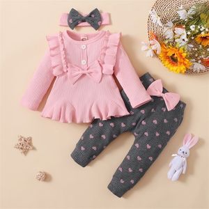 Kläduppsättningar födda babyflickor kläder set rosa småbarn ruffle tops hjärttryck bågbyxor prinsessan avslappnade spädbarn kläder kostym 221007