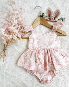 Rompers baby girl junper menina vestido desenho animado rabbit design design sem mangas bufle zoom vestido fofo macacão de verão J220922