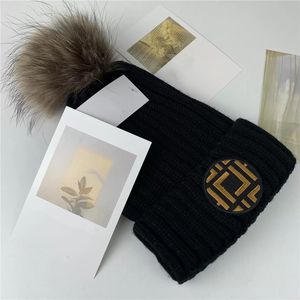 Klasyczny projektant zimowej czapki Mężczyźni i kobiety Design Modna Czapki Zakres Autumn Wool Hatter Jacquard Unisex Warm Skull Cap PP-3