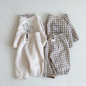 Clothing Sets Spring Summer Baby Cotton Linen Clothes Boys And Girls T Shirt Pants 2pcs Cute Cartoon Little Duck born Outfits 221007