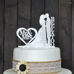 Suministros festivos Topper de pastel de bodas personalizados con una pareja Mrmrs Silver Acrylic Decoraciones de fiesta personalizadas para aniversario