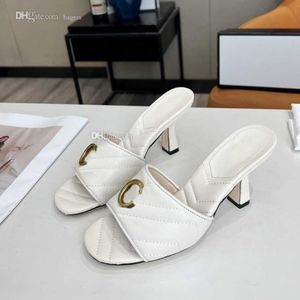 Klassisk designer kvinnor plattform sandaler mode glid ggity toffles sexiga klackar lyx l￤der flip-flops dsg