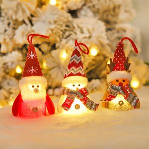 Julljus upp dockor Santa Snowman Moose Xmas Tree Hängande prydnad Handgjorda hängsmycken för hembutikens kontorsdekoration