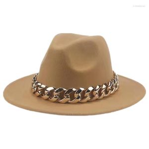 Berretti Cappello da donna Lusso a tesa larga Spessa catena d'oro Fascinator Cappelli beige per uomo Panama Cowboy Fedora Sombrero HombreBerets