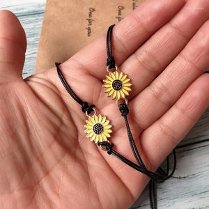 Очарование браслетов 2pcs/Set Sunflower Bracelet Bracelet Bracelet Daisy сплав Регулируемая пара Плетеная женская ретро -ретро -ретро любовь простые модные украшения