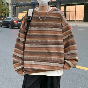 Herrtröjor tröjor män ulzzang baggy o-hals randig retro all-match mode par kläder man tonåringar höst streetwear populära casual g221008