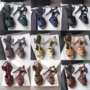Kvinnor Luxurys Designer High Heels Shoes 10cm Shiny Metal Leather Luxury Dress Leather Wedding Shoes With Box No23