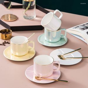 Kubki Kreatywne galwaniczne kolorowy ceramiczny kubek kawy Prosty złoty krawat Pearl Glaze Dopasowanie i spodek
