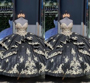 2023 Moderne goldbestickte Quinceanera-Kleider, geschwollen, mehrlagig, Ballkleid, glitzerndes Tüll, süßes 16-Kleid für Mädchen, formeller Abend