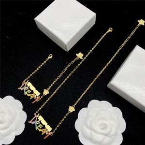 Men Women Designer Pendants Necklaces And Gold Bracelet Couple Jewelry Sets Woman Luxury Chains Ver Diamond Neckwear Love Band Bracelets