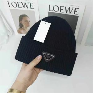 Luxury Knitted Hat Designer Beanie Cap Mens Fitted Hats Unisex Cashmere Letters Casual Skull Caps Outdoor Fashion High sale 16 Colors