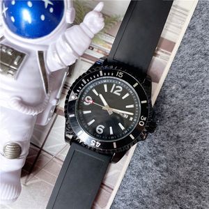 Moda marka zegarków na nadgarstek mężczyzn męski swobodny sport luksusowy gumowy pasek kwarcowy zegar b05