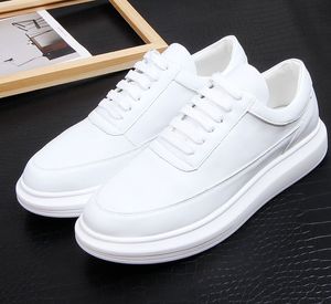 Classic Vulcanized Shoes Fashion Men's White Leather Sneakers Man Street Casual Sports Shoes Sneekers Men