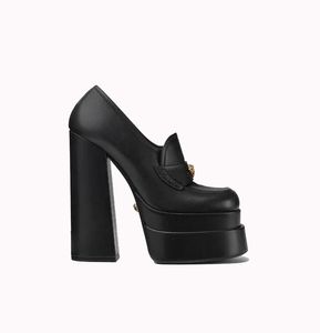 Realfine Sandals 5A 6550460 VS Aevitas حذاء بدون كعب حذاء بدون كعب للنساء مقاس 35-41