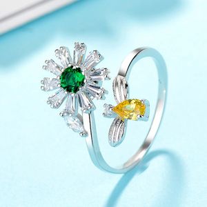 Bee Flower Multicolor Crystal Women Rotertable Ring 2022 Klassice Kopparpläterad Platinum Kvinna CZ DECOMPRESS OPEN RESIZABLE Finger Jewelry Birthday Present