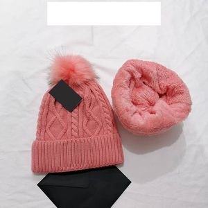 1pcs Inverno 6 coloridas Chapéus homem Man Travel Boy Moda Fios Skullies Chapeu Bordado Diamante e Velvetski Cap Girl Rosa Capinho Mantenha Cap