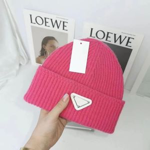 Kış Şapkası Mens Beanie Tasarımcı Kova Şapkası Disket Katlanabilir Beyzbol Kapağı Onun ve onun Casquette Sıcaklık Güneş Koruma Pembe Noel Hediyesi Takı Beanies Bonnet