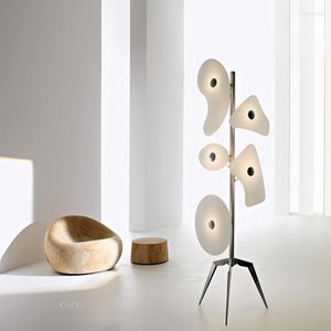 Lâmpadas de piso modernas luzes simples luzes nórdicas de sala de estar em forma de lâmpada de lâmpada de designer de arte decoração de decoração em pé de decoração