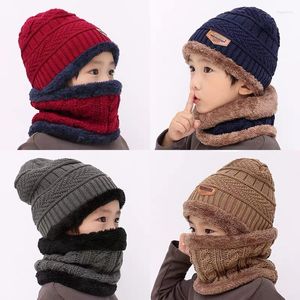 ベレー帽の子供用帽子ウールとフリースベイビー秋の冬の耳保護温かいスカーフ2セットの男性女の子ファッション