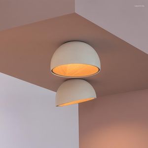 Ljuskronor modern enkel tr￤ LED -ljuskronor ljus balkong korridor kreativ tr￤kamin inomhus lampa sovrum armaturer vita eller svarta f￤rger