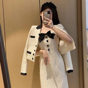 Tvådelad klänning beskuren vit tweed -kappa elegant bodycon -hängspender pläd set koreansk mode vinterkläder jacka kvinnor 221010