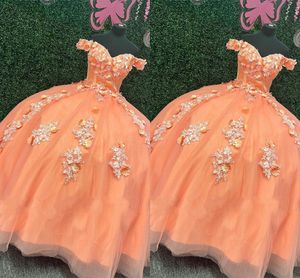 2023 فساتين Quinceanera البرتقالية الحلوة 16 فتيات 3D زهور الزهور الدانتيل الدانتيل زينة على الكتف حفلة موسيقية فستان كرة طويلة ثوب الحفلة الرسمية