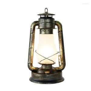Bordslampor Retro Vintage Country Iron Glass Lantern Lamp för vardagsrum sovrum kaffestång restaurang dekor h 40 cm 80-265v 1814