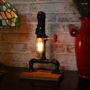 Lampy stołowe American Water Lampa Branża wiatrowa retro sypialnia badanie Kreatywne LED Edison Dekoracyjne