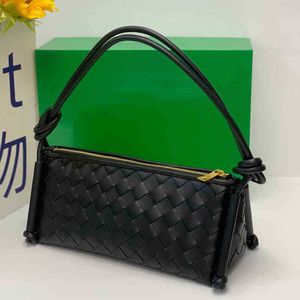 Akşam Çantaları Çanta Crossbody Üçgen Dokuma Koltukaltı Çantası Kadın Tasarımcılar Baget Çanta Omuz Çantaları Klasik Deri Messenger Çanta 220