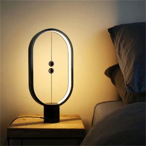 Luzes noturnas Lâmpada de balanço magnético Dream Nordic Creative Table Lamp Bedroom Bedside Light Light Day's Day Wedding Gift