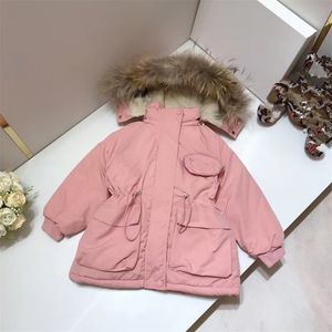 Baby-Designer-Kleidung, Daunenmäntel aus Baumwolle für Jungen und Mädchen, um den baumwollgefütterten Herbst-Winter-Kinder-Mädchen-Plus-Wollgürtel-Kappen-Wollkragen-Langarmmantel zu überwinden