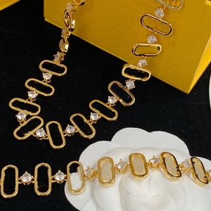 Micro Inlays Crystal Embellishment Necklace Bracelet Women Engraved F Initials Letter Settings 18K Gold Designer Jewelry Birthday Festive Christmas Gifts FS5 --05