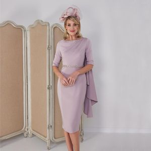 Elegant Mother Of The Bride Dresses With Beaded Sash Knee Length Sheath Wedding Guest Dress Half Sleeves Bateau Neckline Plus Size Short Evening Gowns