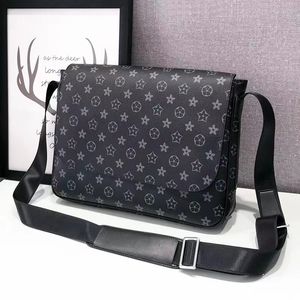 Męska crossbody torebka lodowca luksusowe torby torby męskie torebki klasyczny styl torby mody messenger torby sakoche teczka portfelowa M45272 Cross Body Viutton Cross