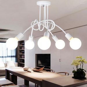 Ljuskronor nordiska modern kreativ kurva smides guldpläterade hängande lampor för restaurang vardagsrum dekor ljusarmaturer