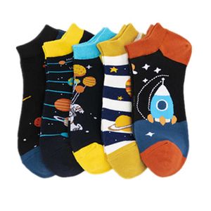 Meias masculinas Novo espacial Universo Alien Planet Universo Cartoon Cotton Skate Cool Socks Casual Mulheres Menino Astronauta Funny Boat Short Feliz tornozelo T221011