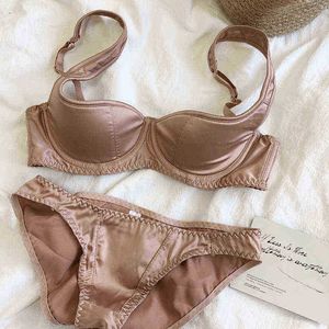 Bras Sets Sexy Small Half Cup on Top of Retro Style Underwear Set Women Smooth Bra with Steel Ring Push Up Lingerie and Panties T220907