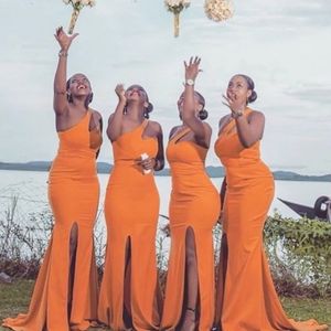 New Orange Long Mermaid 신부 들러리 드레스 분할 아프리카 여성 결혼식 게스트 파티 드레스 멍청이와 어깨 하나