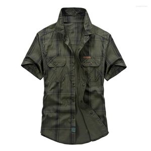 القمصان غير الرسمية للرجال القميص الصيفي رجال منقوشون قطن نقي خالص فضفاضة قصيرة الأكمام القميص العسكري Homme بالإضافة إلى الحجم M-5XL