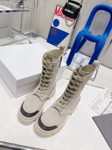 Classic Womens Boots Platform Sneakers عداد العلامة التجارية الشهيرة الأنيقة والمتنوعة الأنيقة أحذية الجولة الجولة من إصبع القدم حجم 35-40